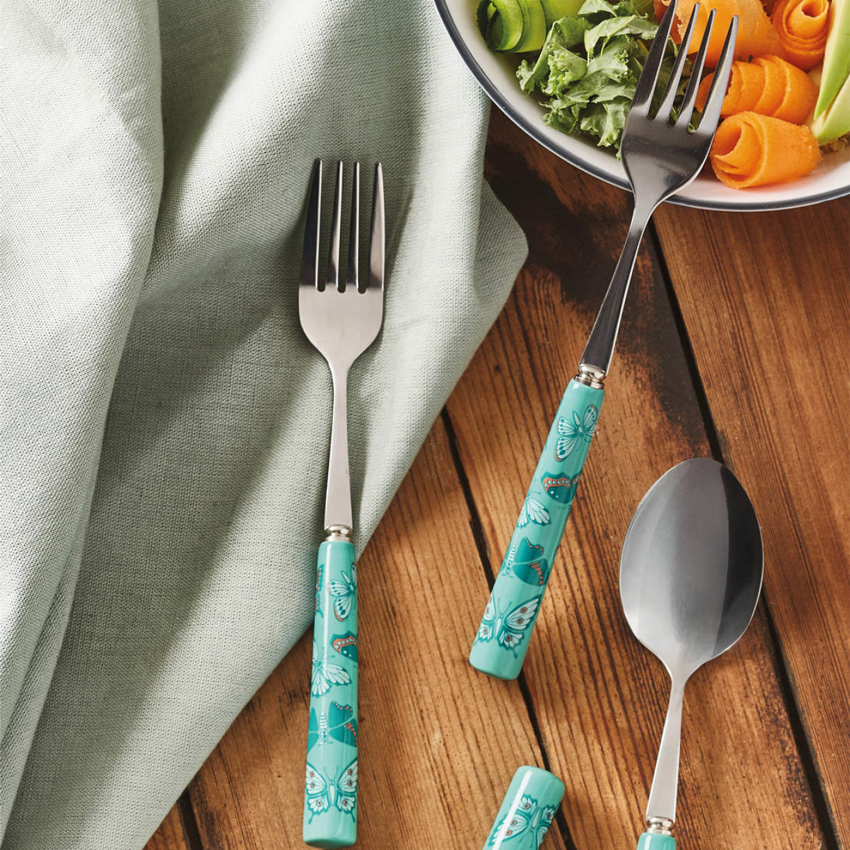 Couverts - service de table - assiettes - verres..