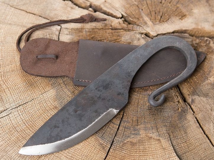 Couteau viking avec étui en cuir